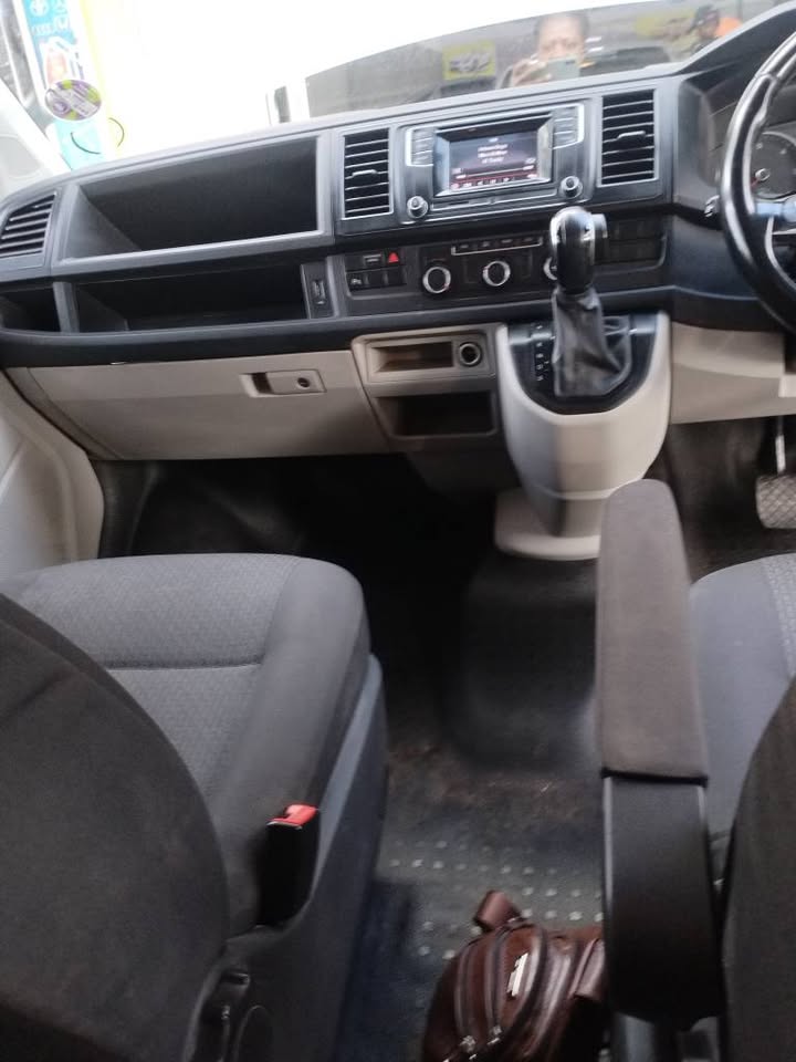 2018 VW TRANSPORTER 2.0 tdi  AUTOMATIC 9 SEATER