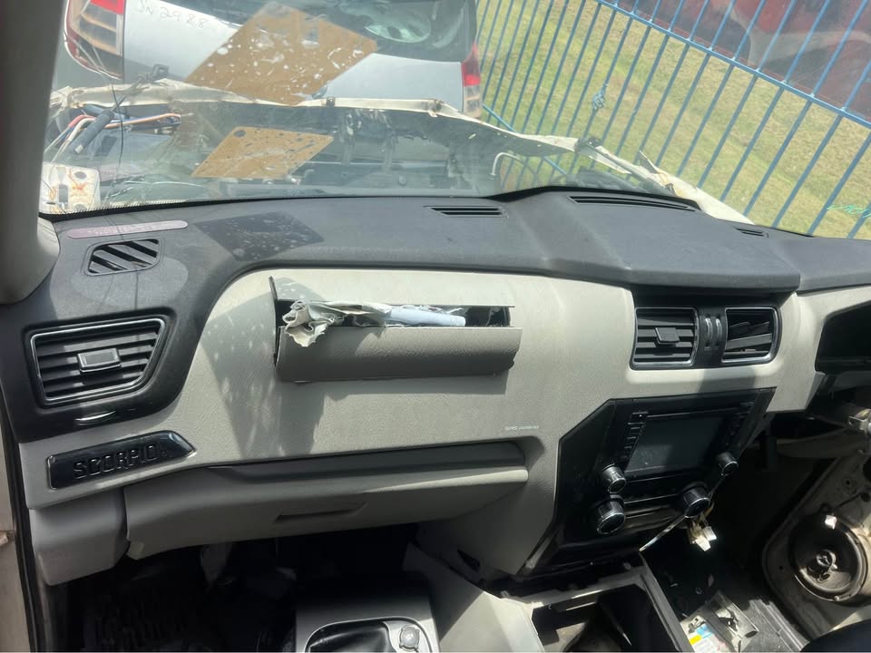 Mahindra Scorpio S10 Suv Complete Dash For Sale Call or whatsapp - Private Seller
