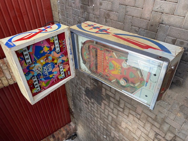Pin Ball Pinball Machine Gattlieb & Co LISA BARN FIND