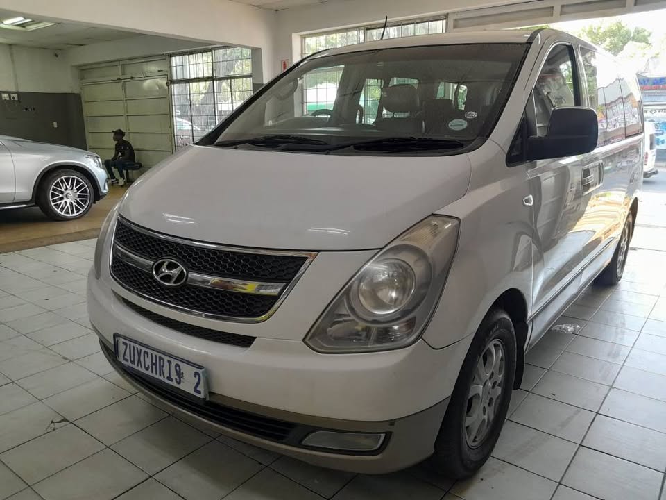 2013 HYUNDAI H1 2.5 MANUAL