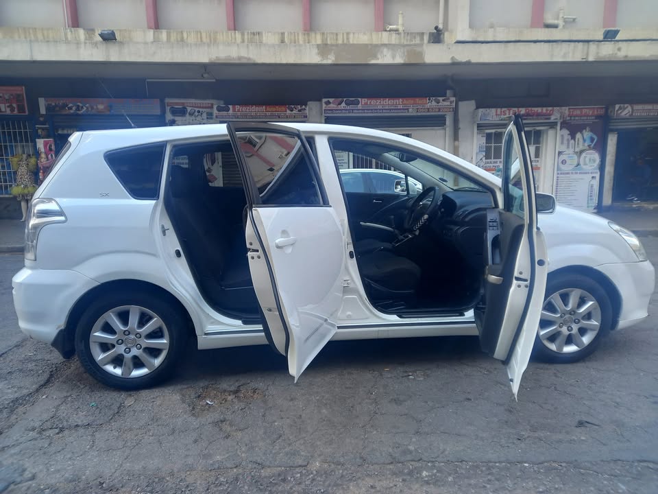 2008 TOYOTA VERSO 1.6 PETROL, MANUAL TRANSMISSION, WHITE COLOUR, MILEAGE PETROL109000KM