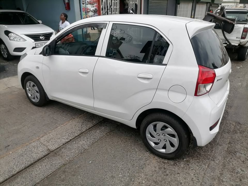 2023 Hyundai Atos 1.0 Hatchback Automatic with a leather seat and Service history
