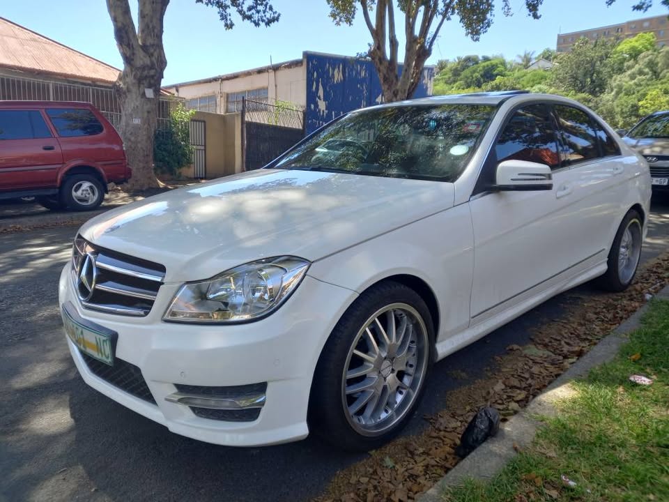 2014 MERCEDES BENZ C200 AMG PETROL, AUTOMATIC, WHITE COLOR, MILEAGE 110000KMS,