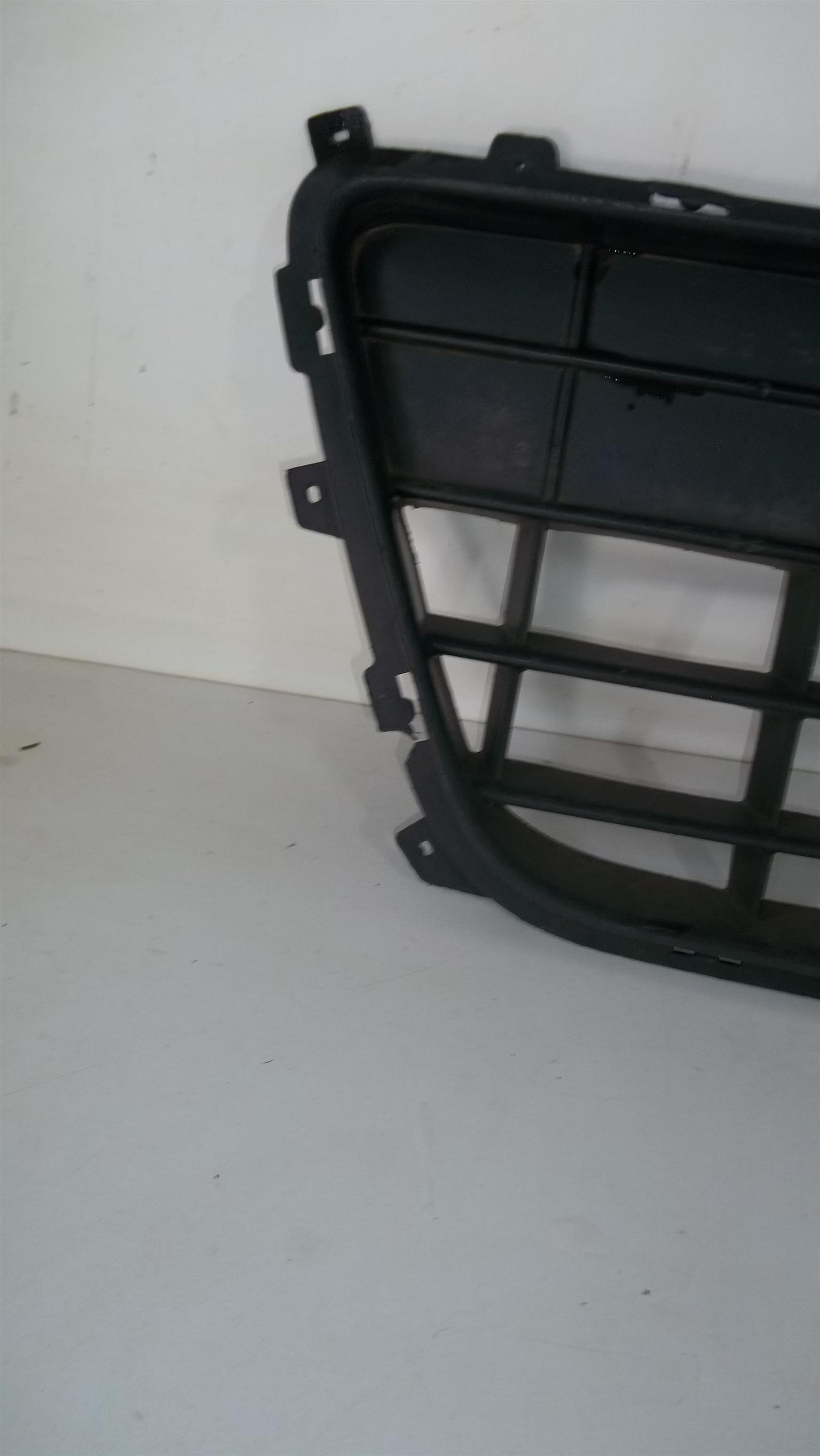 Hyundai Elantra grille - Private Seller