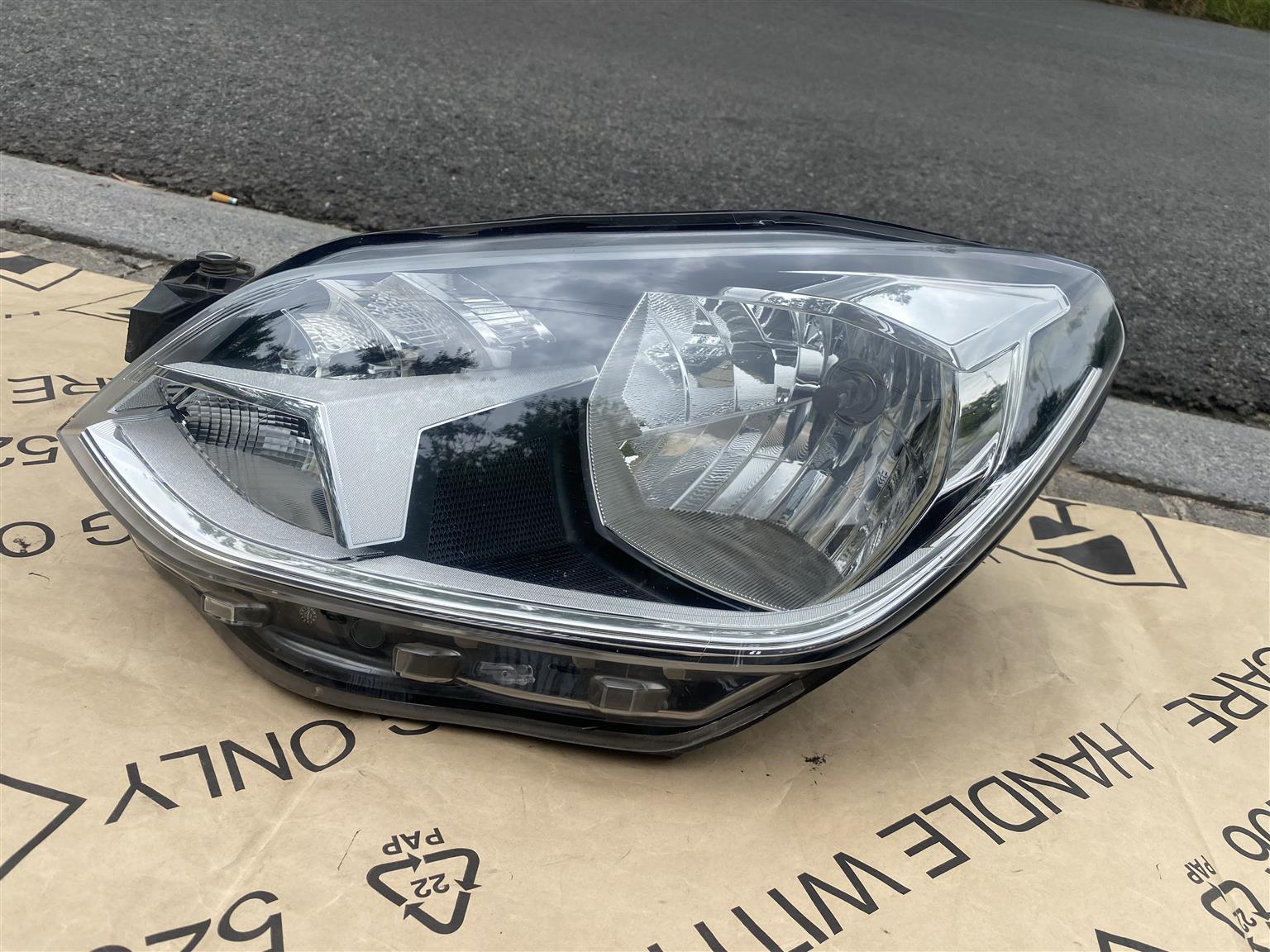 2019 VW UP LED HEADLIGHT LEFT SIDE FOR SALE. IN PRISTINE CONDITION - Private Seller