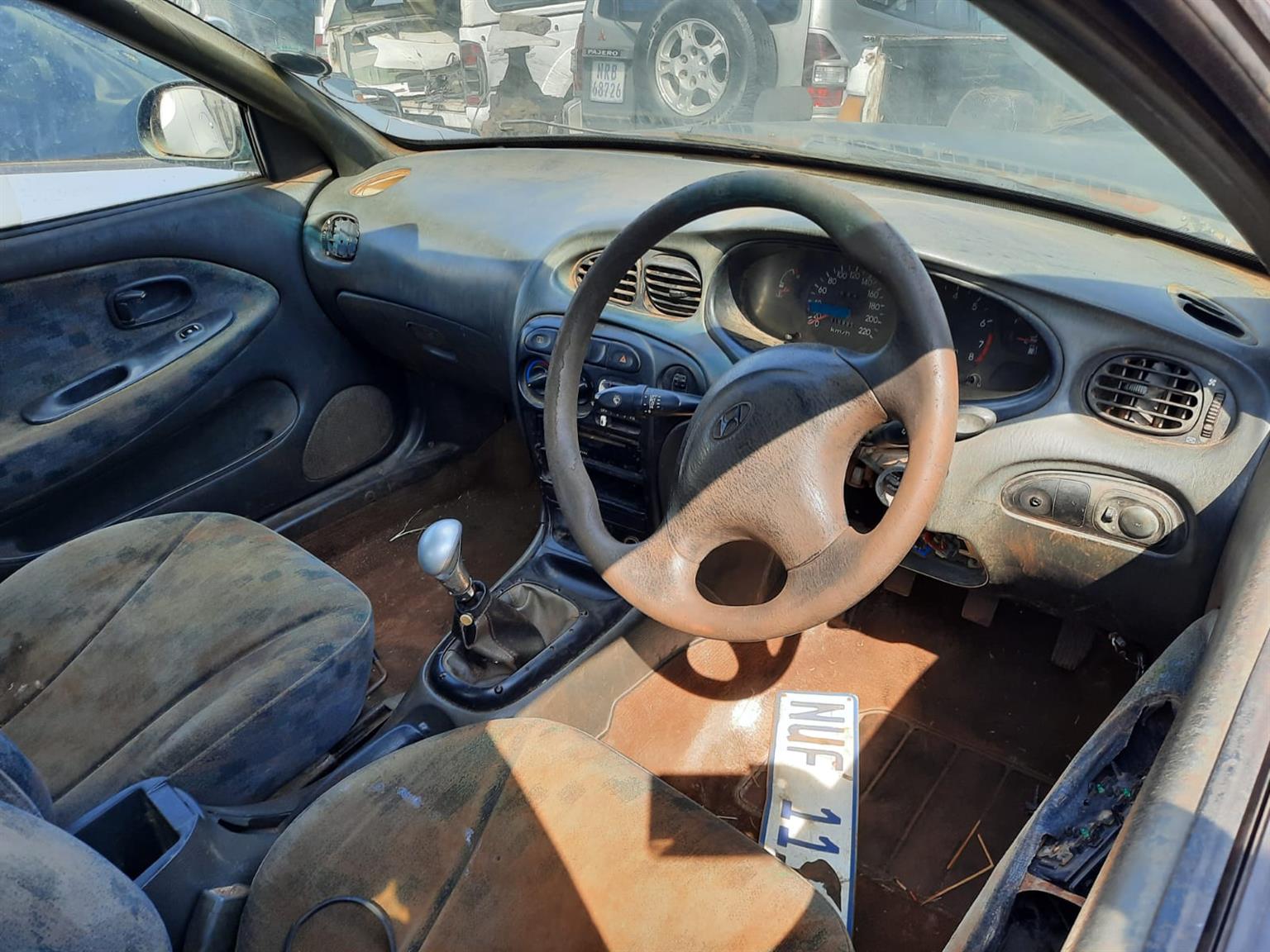 1997 Hyundai Elantra 1.6 - Stripping for Spares.