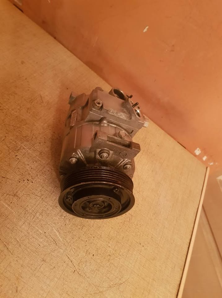 VW OR AUDI A4 AIRCON PUMP FORSALE