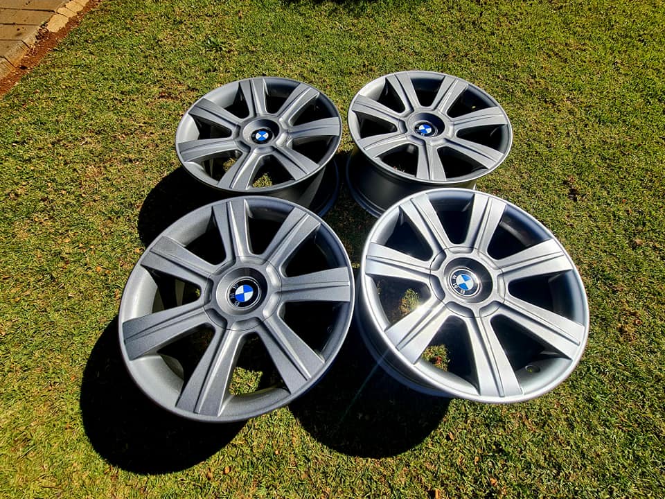 17" BMW RIMS LIKE NEW