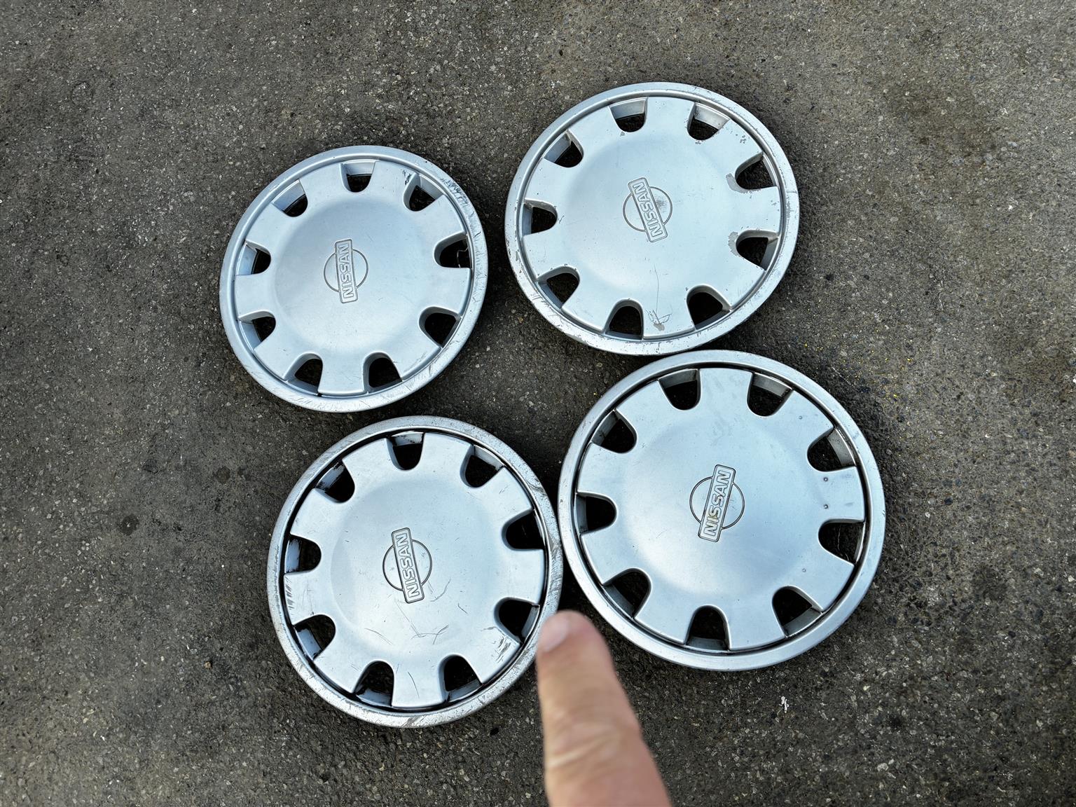 Nissan Hubcaps 13 "inch - Private Seller Nissan Hubcaps 13 "inch - Private Seller
