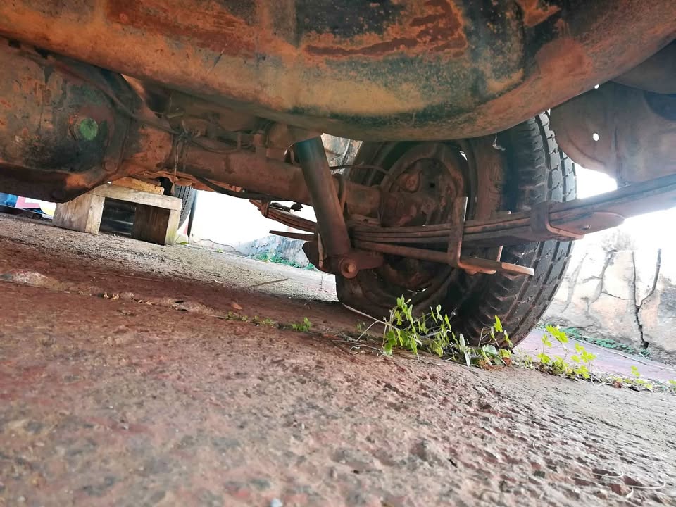 Toyota corolla station wagon  rear leaf springs set of two