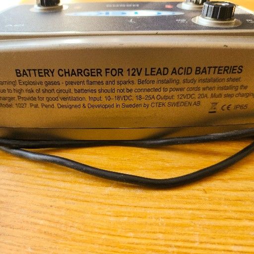 ctek D250s DC to Dc Car/Caravan /Trailer Battery Charger | Junk Mail