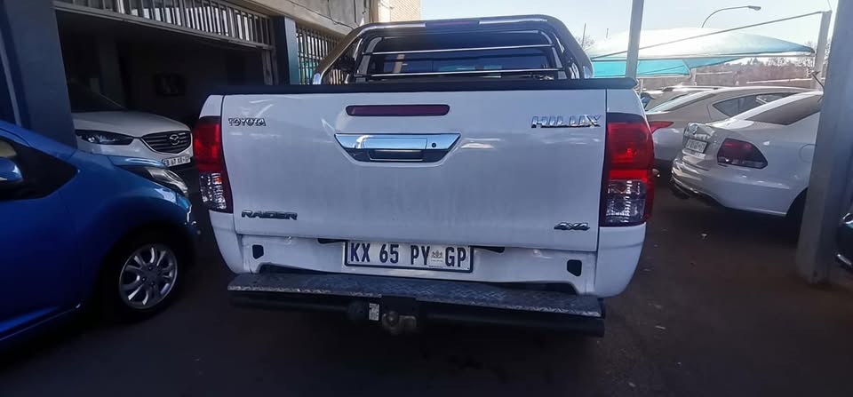 2017 TOYOTA HILUX 2.8 GD6 DOUBLE CAB 4X4 AUTOMATIC DIESEL