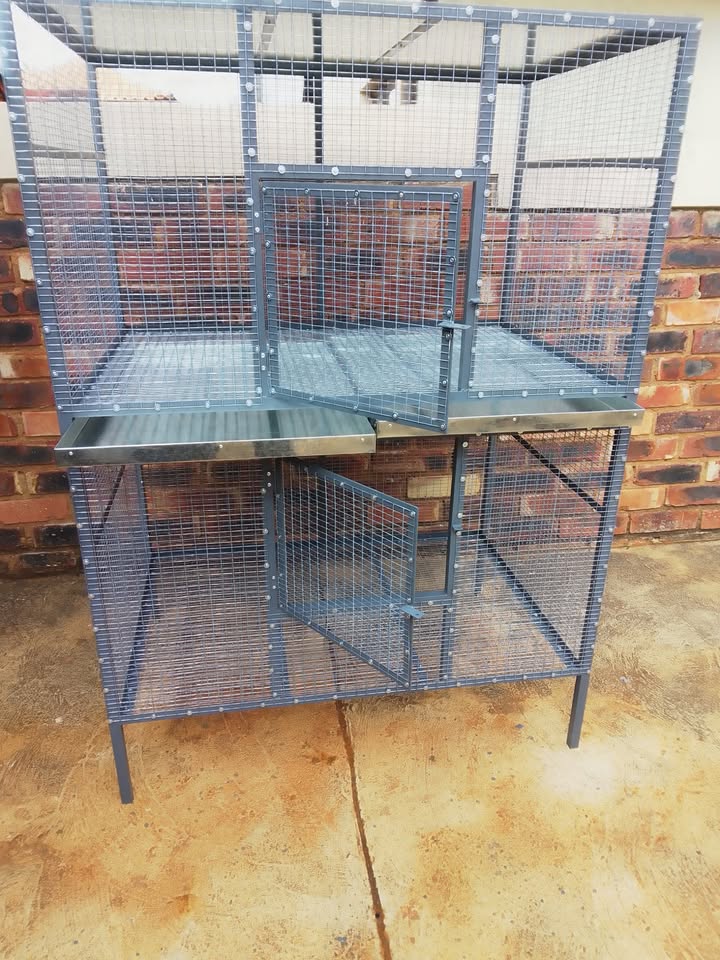 BIRD CAGES . Hendrico Feeders Aviaries and Cages build all sizes of ...