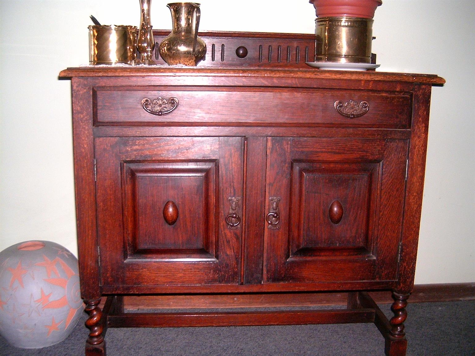 Due to space we have to sell this antique 1906 bedroom set.