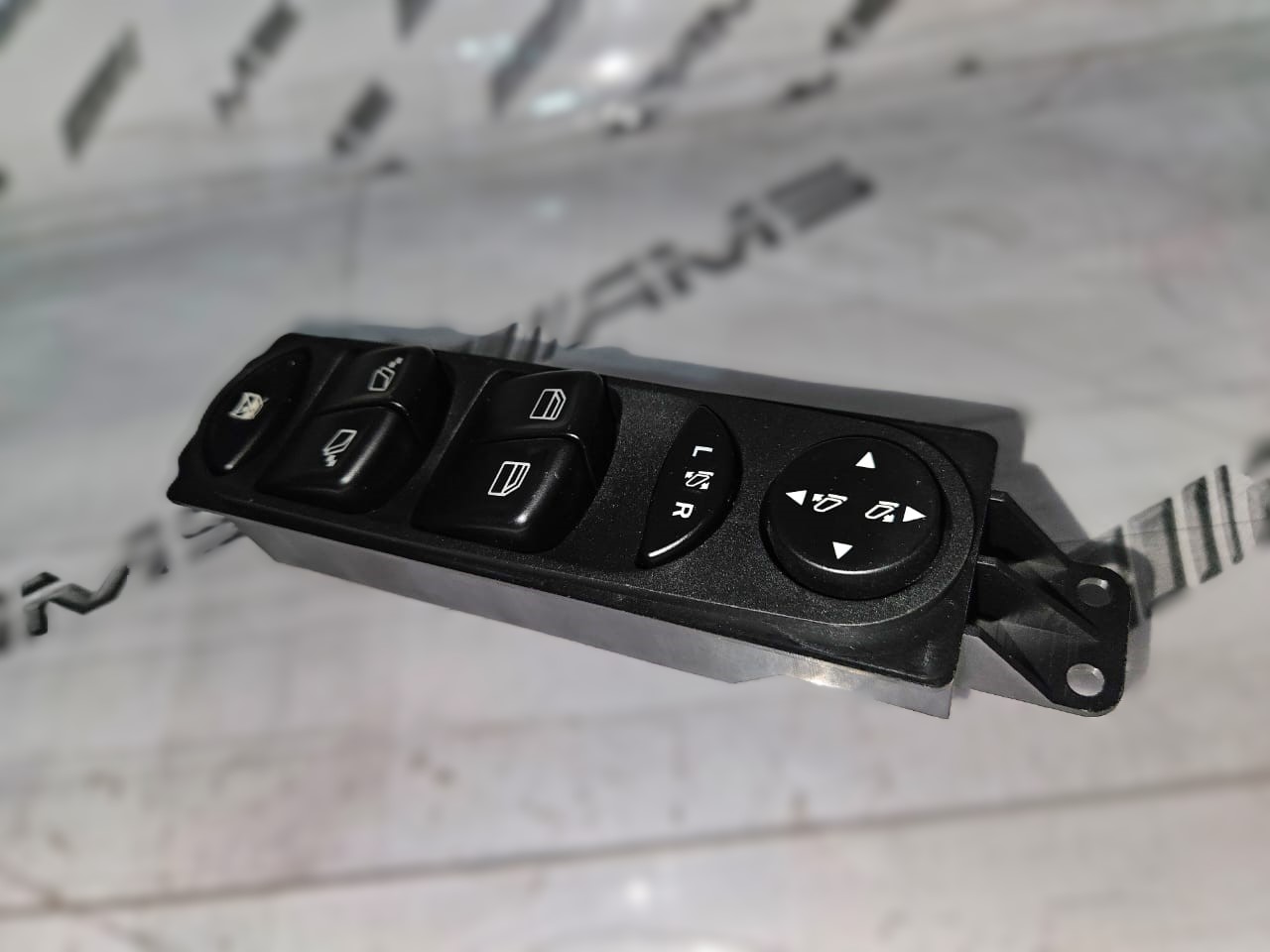 Mercedes Viano Vito W639  Window Switch for sale brand new Mercedes Viano Vito W639  Window Switch for sale brand new