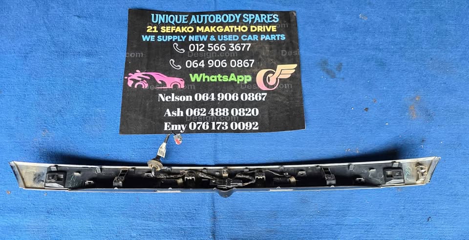 Ford Everest Complete Tailgate Handle Trim - Private Seller Ford Everest Complete Tailgate Handle Trim - Private Seller