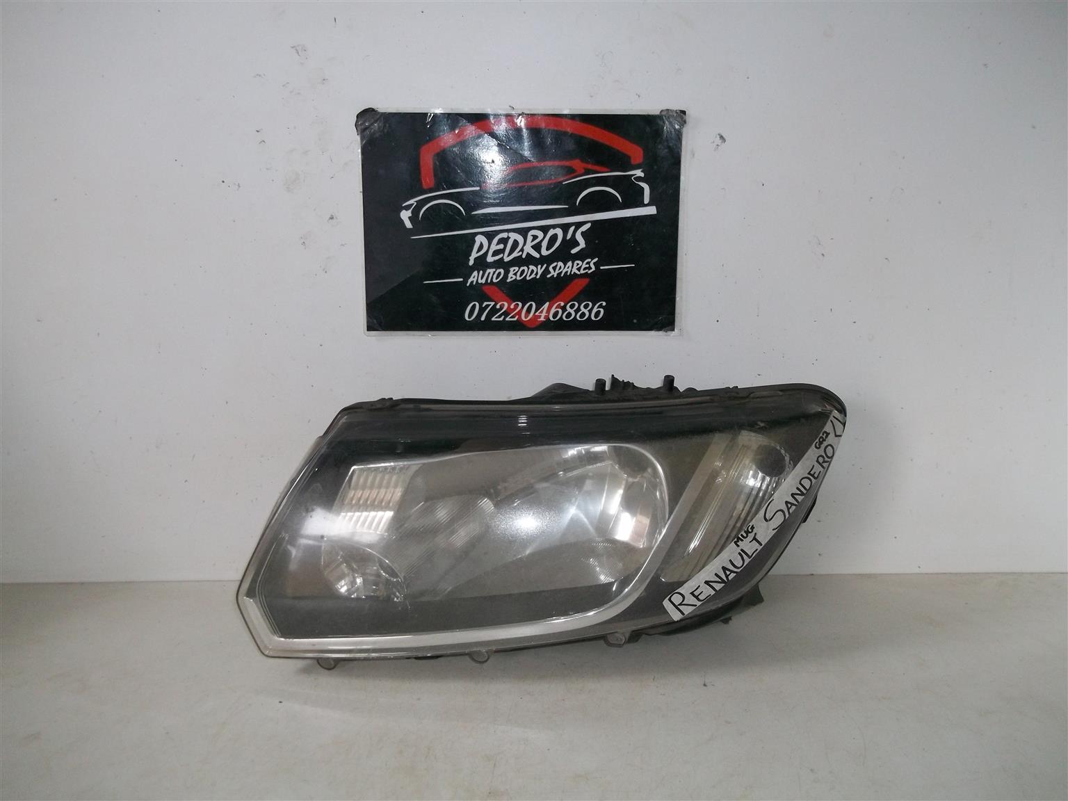 Renault Sandero '12-'20 left headlight - Private Seller Renault Sandero '12-'20 left headlight - Private Seller