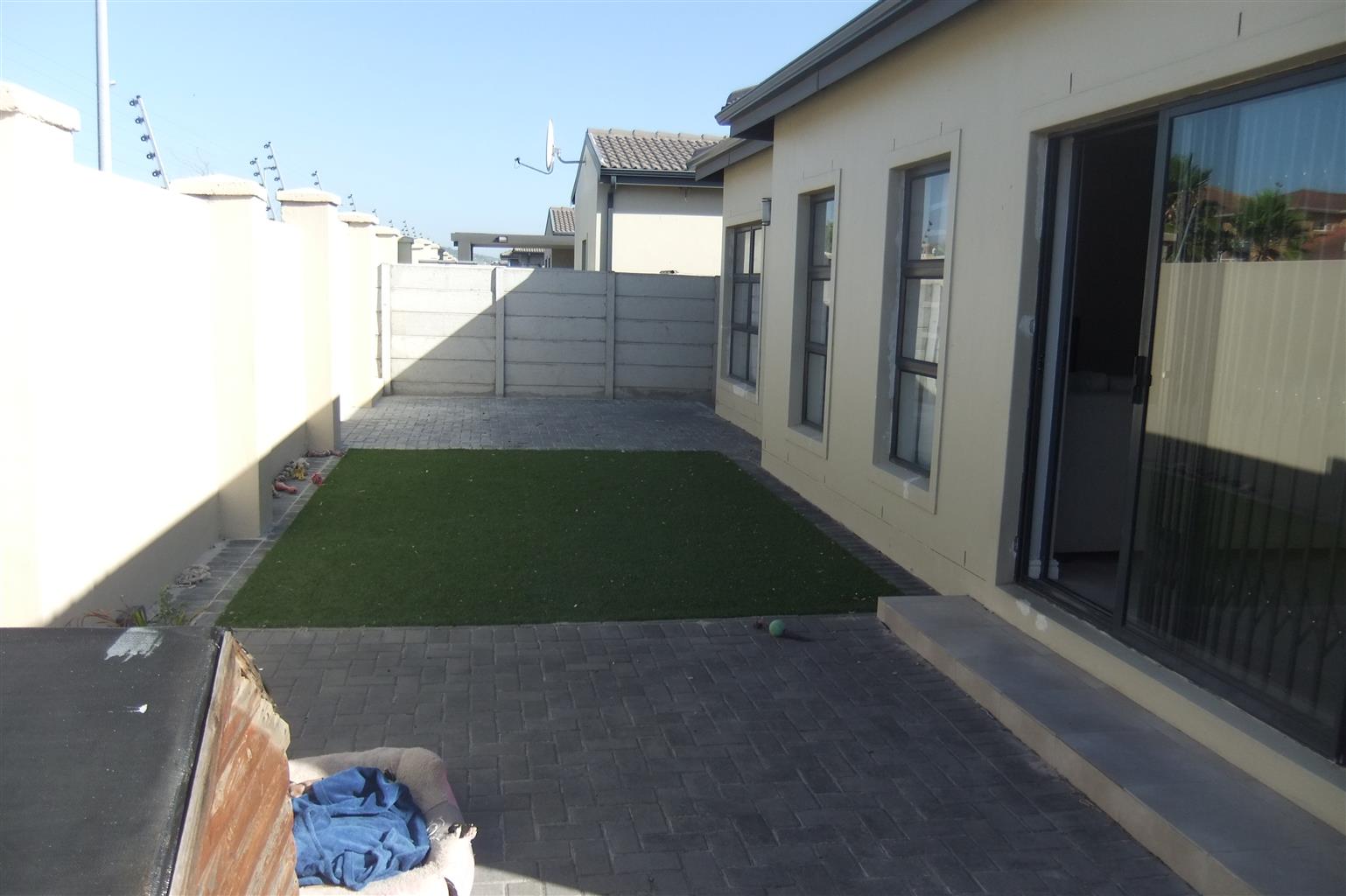 Sonkring, Brackenfell 3 Bedroom house To Let Junk Mail