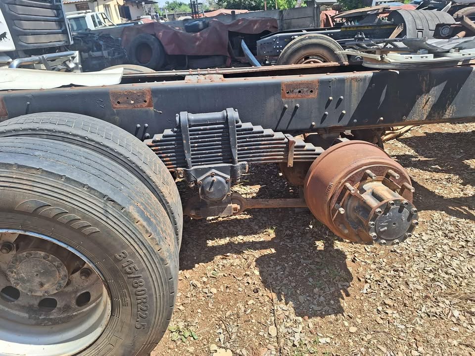 Nissan UD 330/370 diffs and springs