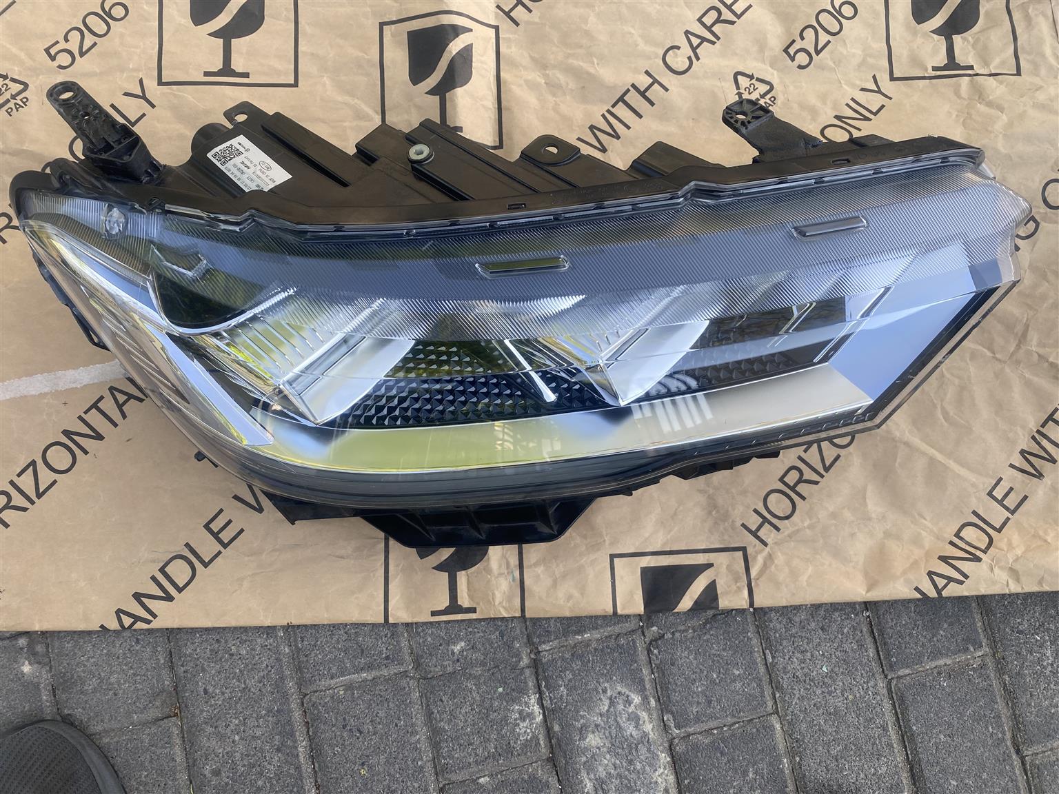 2024 HAVAL H6 FULL LED HEADLIGHT RIGHT SIDE FOR SALE. IN EXCELLENT CONDITION - Private Seller 2024 HAVAL H6 FULL LED HEADLIGHT RIGHT SIDE FOR SALE. IN EXCELLENT CONDITION - Private Seller