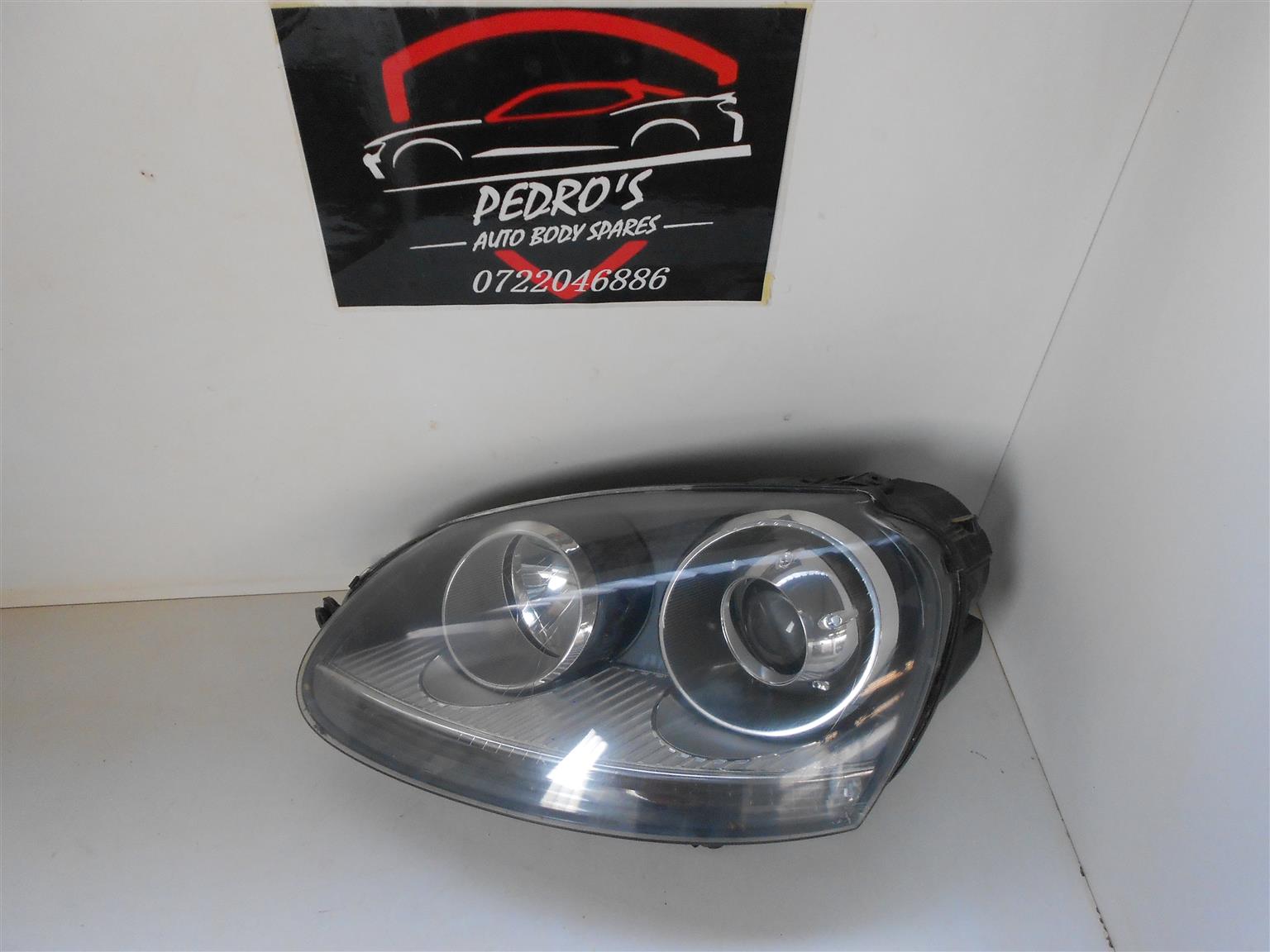 VW GOLF 5 GTI HEADLIGHT - Private Seller VW GOLF 5 GTI HEADLIGHT - Private Seller