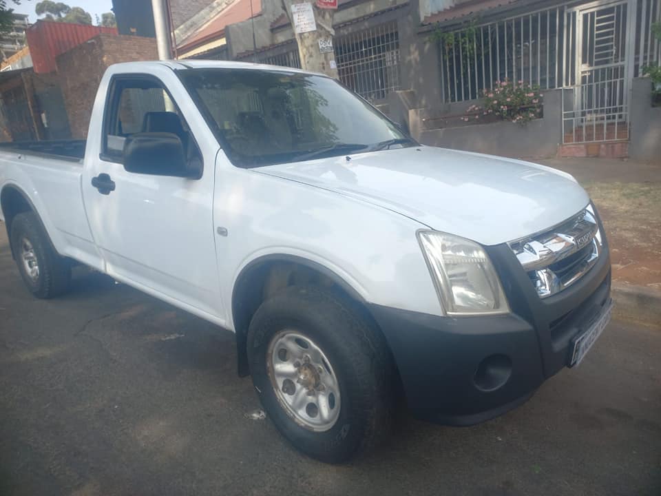 2011 ISUZU KB250 DTEC DIESEL, SINGLE CAB, MANUAL, WHITE COLOR, MILEAGE 93000KMS