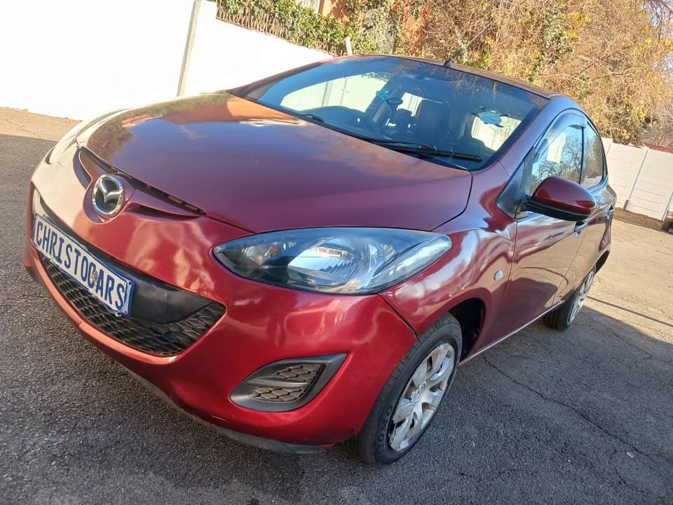 2011 Mazda 2 hatchback Manuel Transmission petrol 1.5 engine capacity mileage 90000km