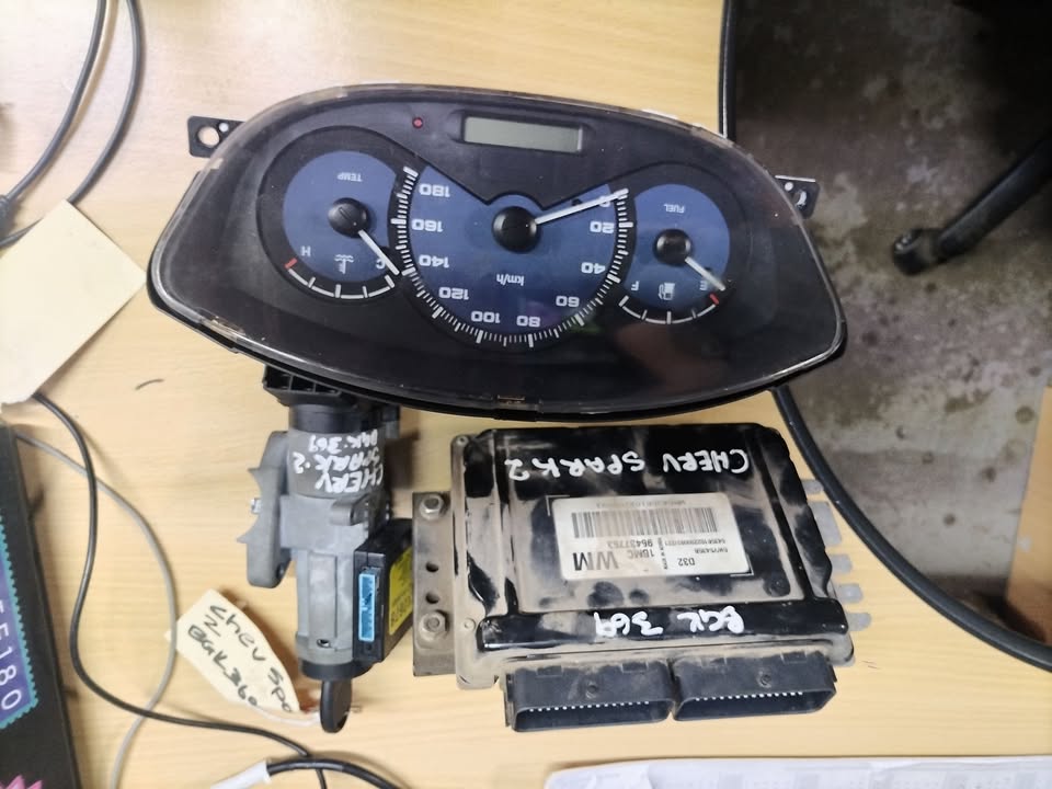 Chev spark 2 lockset Call or WhatsApp me