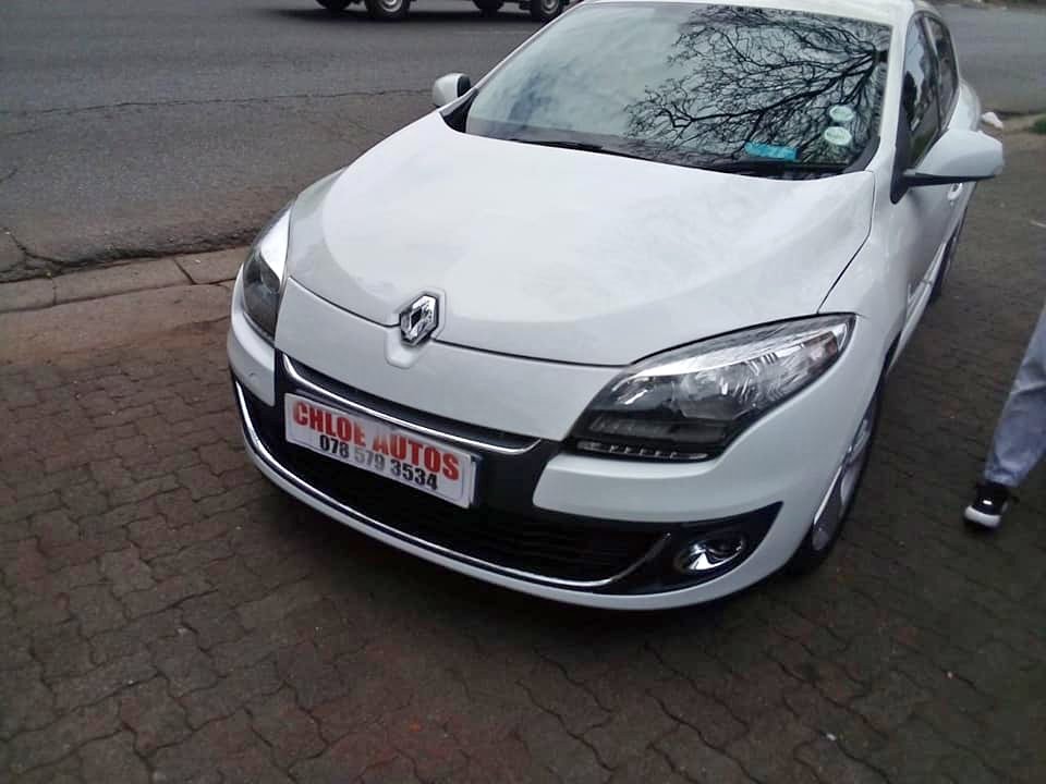 2013 model Renualt Megane 3 dynamic 1.6 engine capacity white color  mileage 124000km service