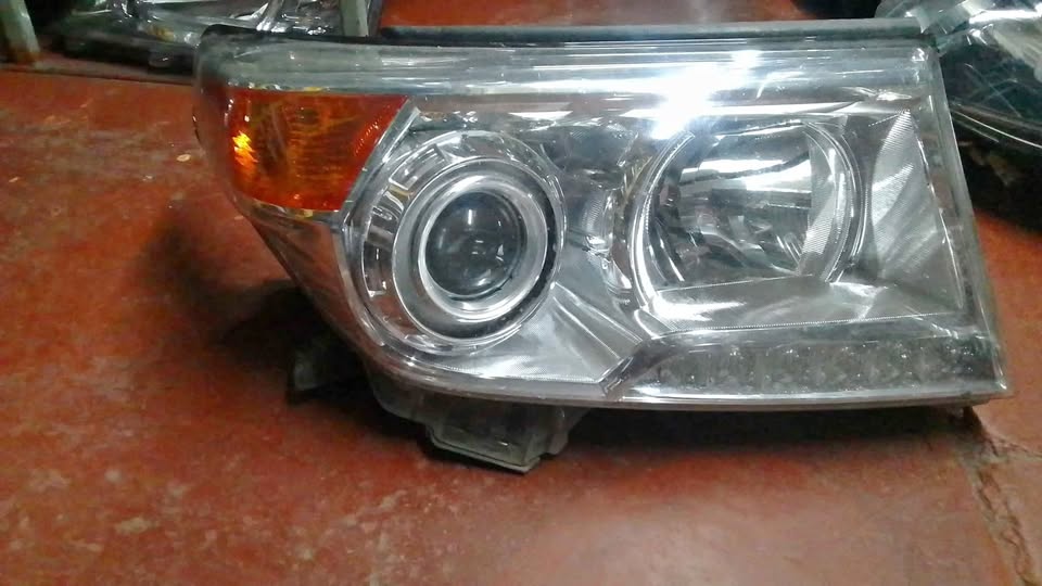 Toyota land cruiser Prado headlight - Private Seller Toyota land cruiser Prado headlight - Private Seller