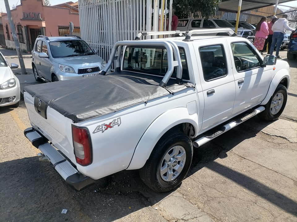 2015 Nissan Np300 Hardbody Double Cab Bakkie