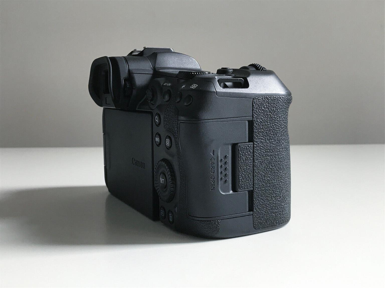 13 Months old eos r5