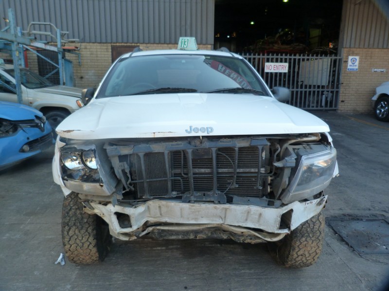 Jeep Grand Cherokee Laredo 2.7 Diesel AT White - 2004 SPARESBOYZ STRIPPING FOR S - Private Seller Jeep Grand Cherokee Laredo 2.7 Diesel AT White - 2004 SPARESBOYZ STRIPPING FOR S - Private Seller