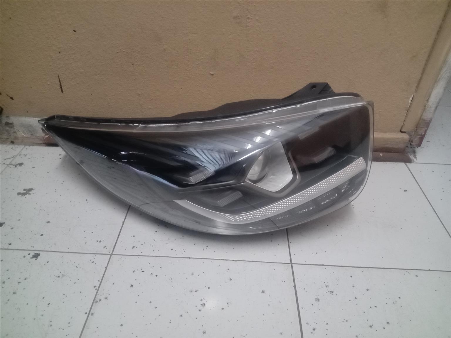 Kia Picanto headlight - Private Seller