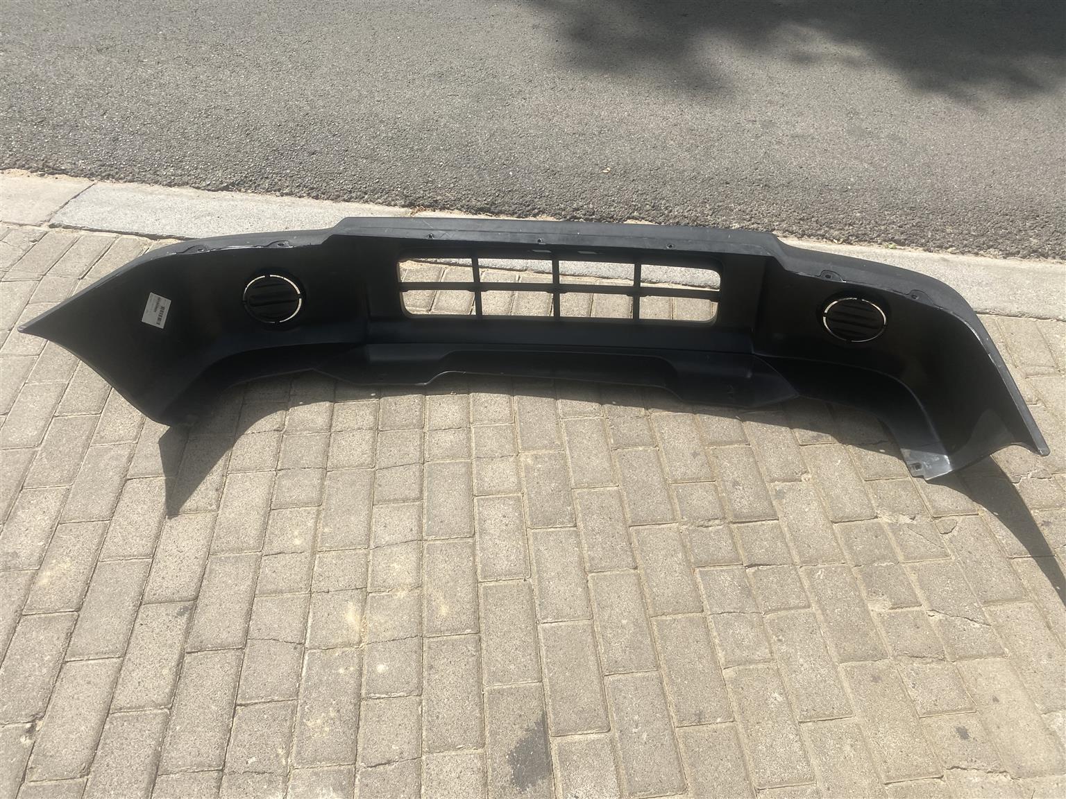 2020 NISSAN NP300 HARDBODY FRONT BUMPER FOR SALE. IN PRISTINE CONDITION - Private Seller 2020 NISSAN NP300 HARDBODY FRONT BUMPER FOR SALE. IN PRISTINE CONDITION - Private Seller