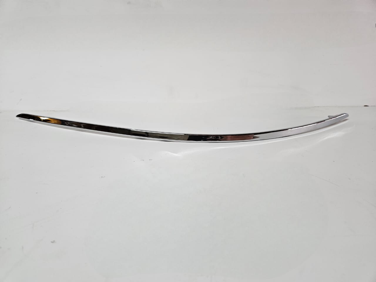 NEW MERCEDES W204 CHROME FRONT BUMPER BEADING - Private Seller NEW MERCEDES W204 CHROME FRONT BUMPER BEADING - Private Seller