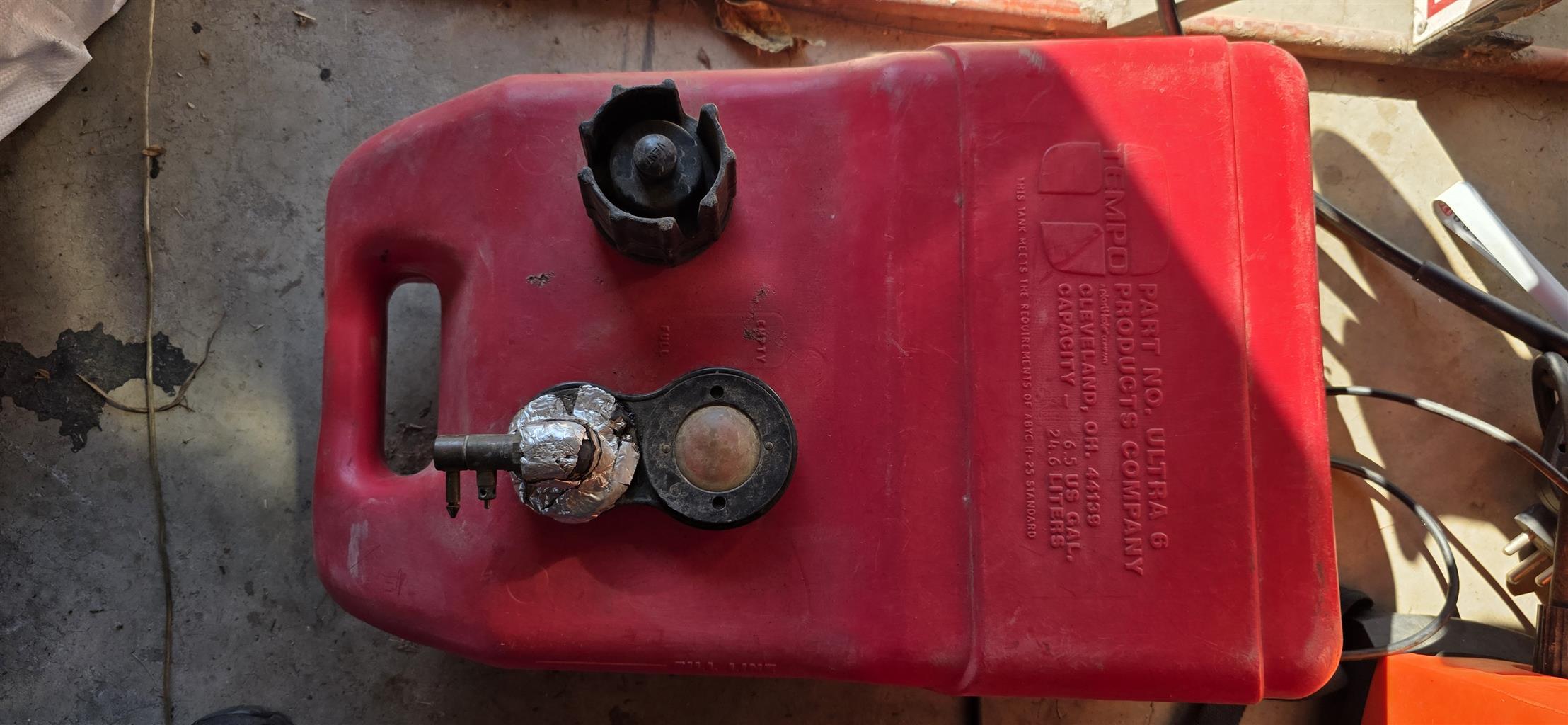 40hp Mariner. 2 stroke. 2 Cylinder. Pull start. Outboard motor