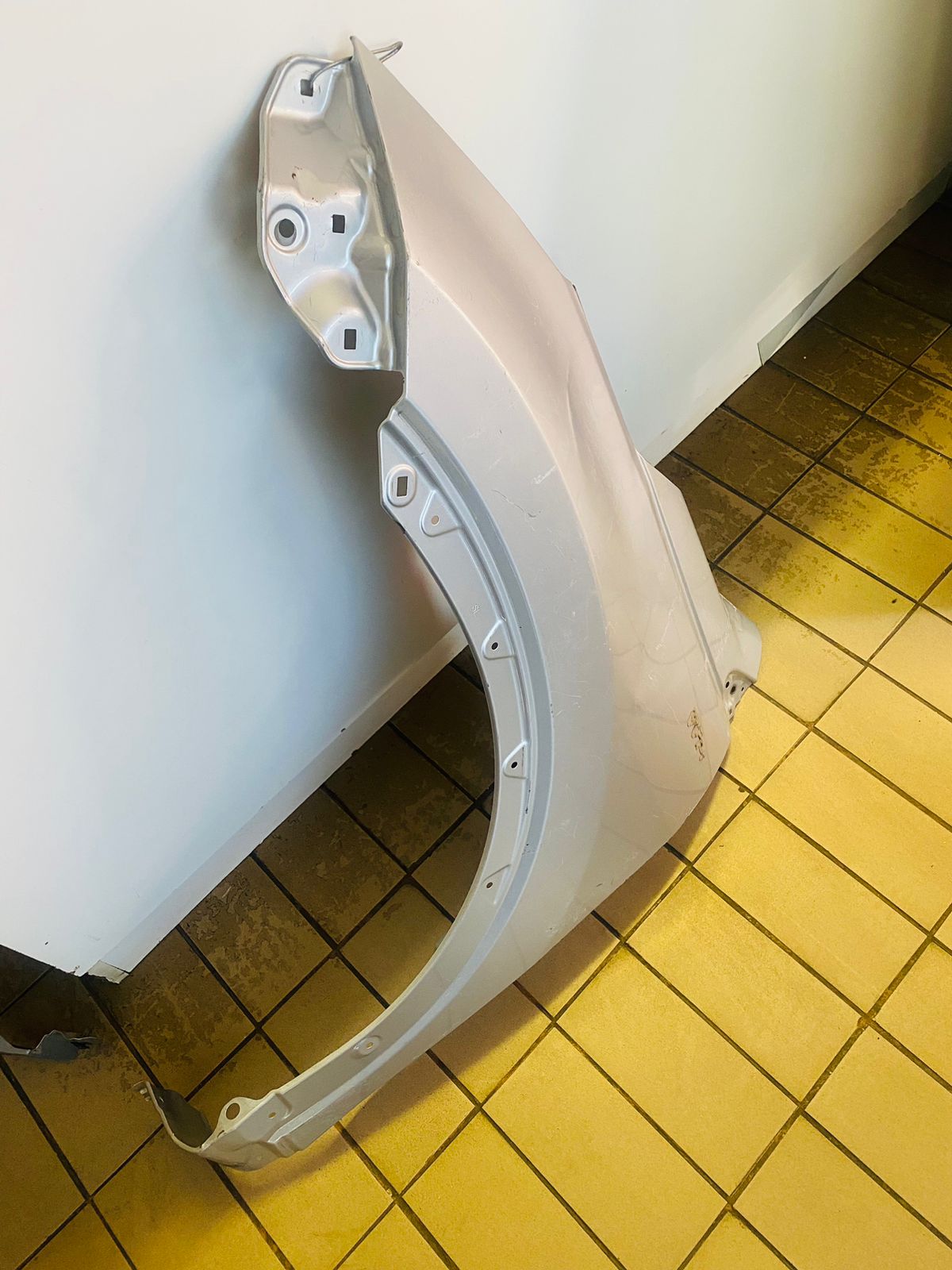 2018 TOYOTA RUSH GREY FENDER RIGHTSIDE AVAILABLE FOR SALE - Private Seller