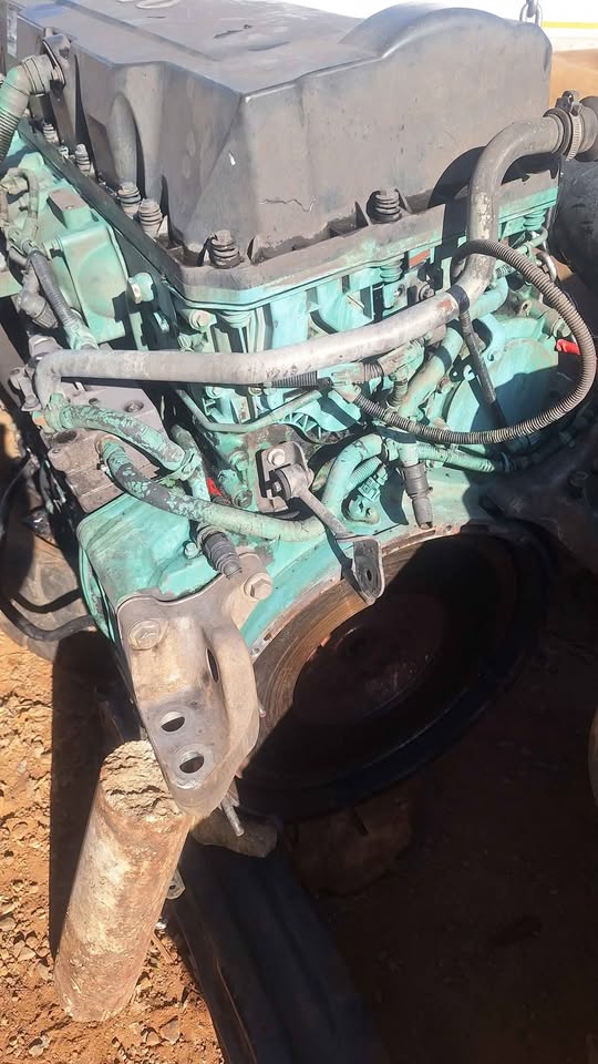 VOLVO FH/FMX D13 Version 4 engines and gearboxes available.