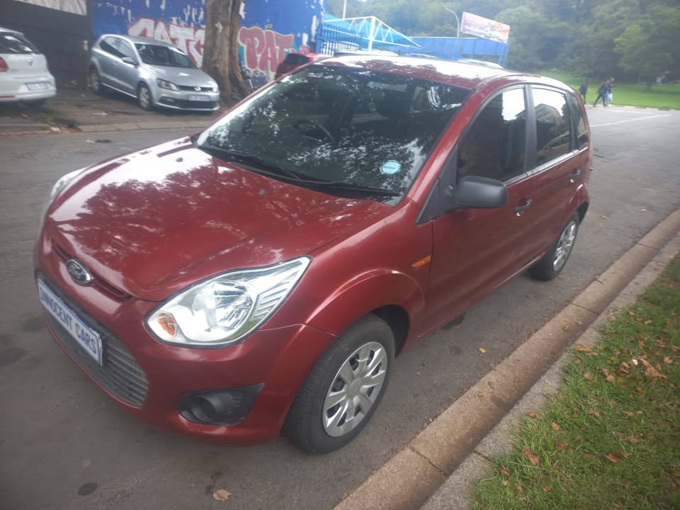 2015 FORD FIGO Hatchback 1.4 Engine Petrol, Manual, Maroon Color, Mileage