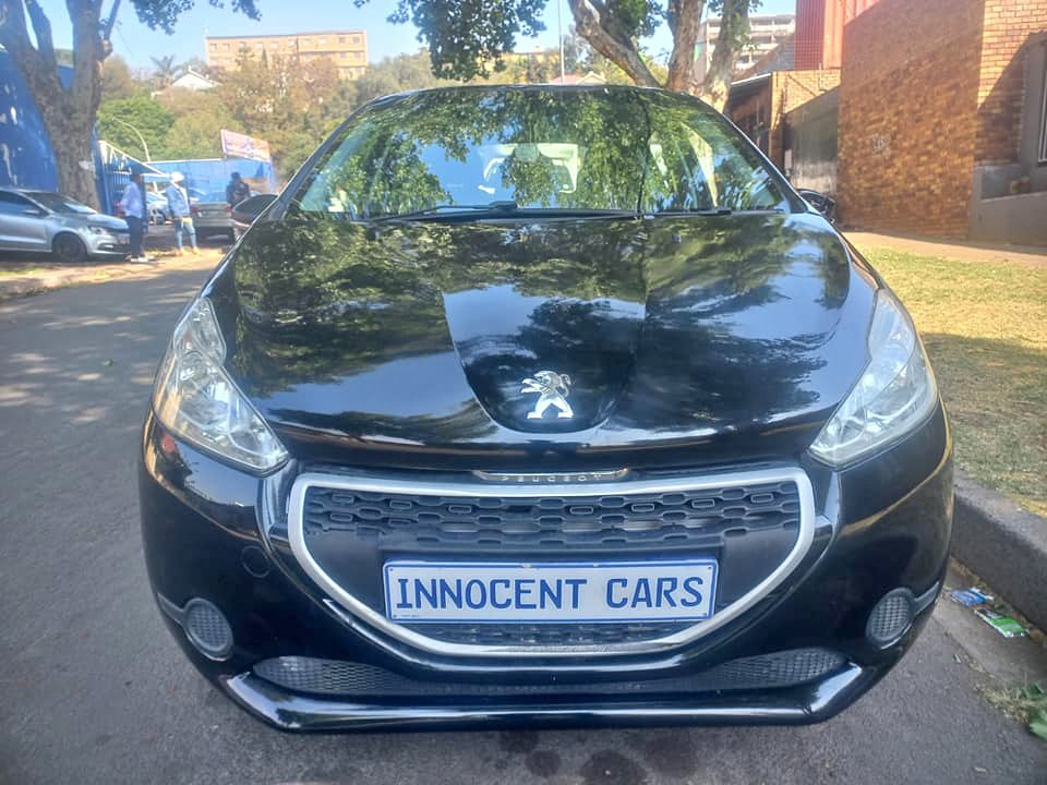 2018 PEUGEOT 208 1.2 T PETROL, MANUAL,  BLACK COLOR,  MILEAGE 33000KMS