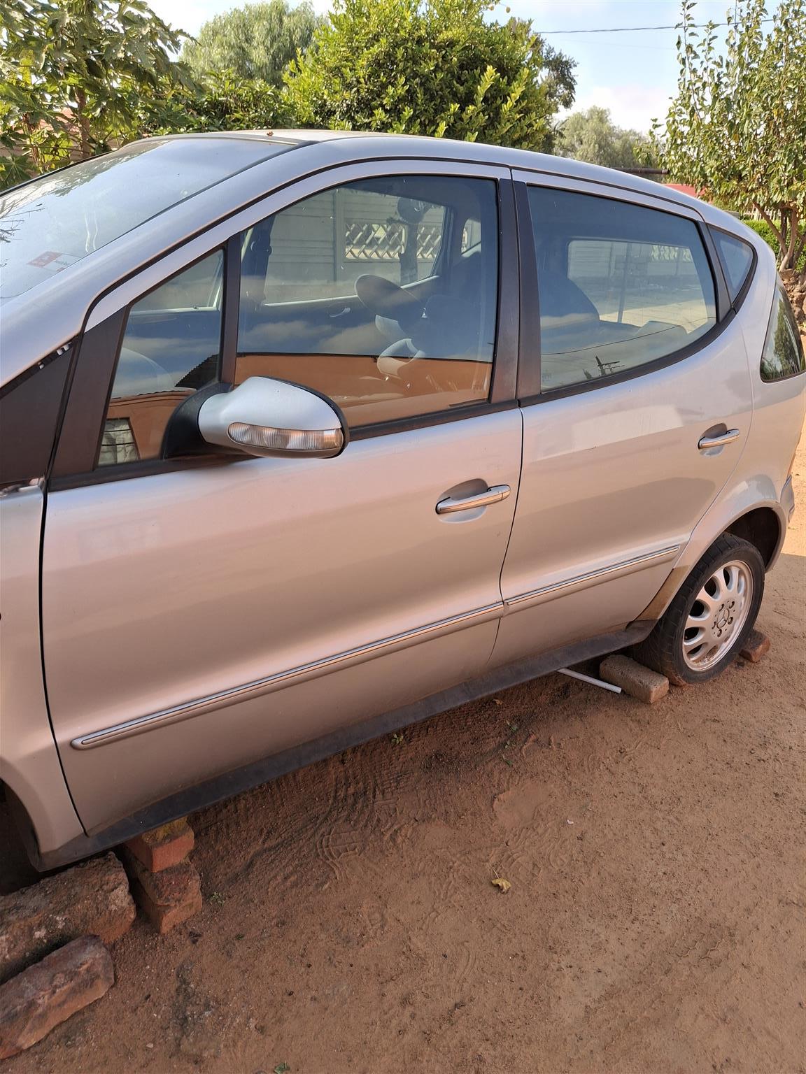 Mercedes A160 for sale. Starter, no idling. No papers, sold as is.