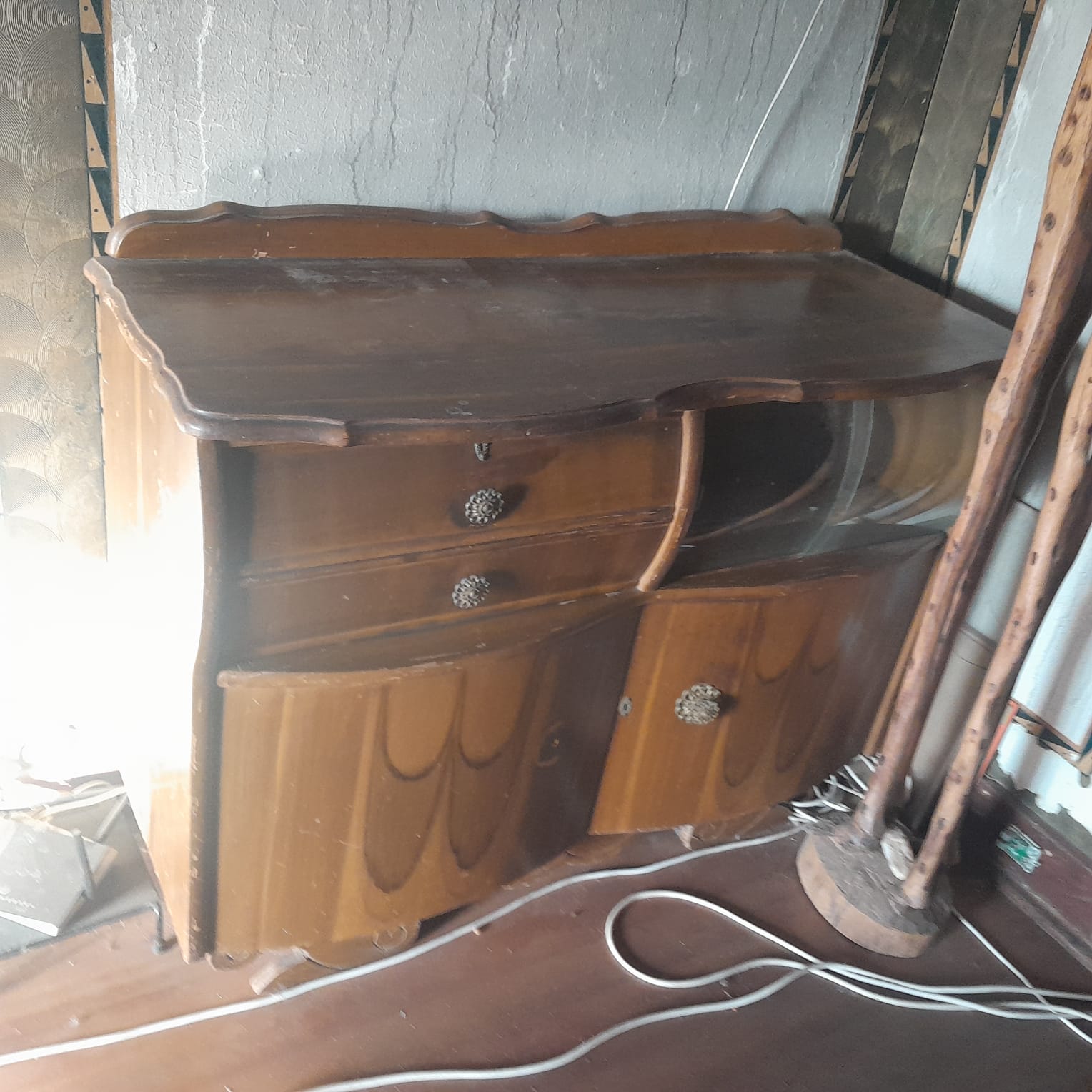 Various vintage antique, vintage, and art deco pieces.