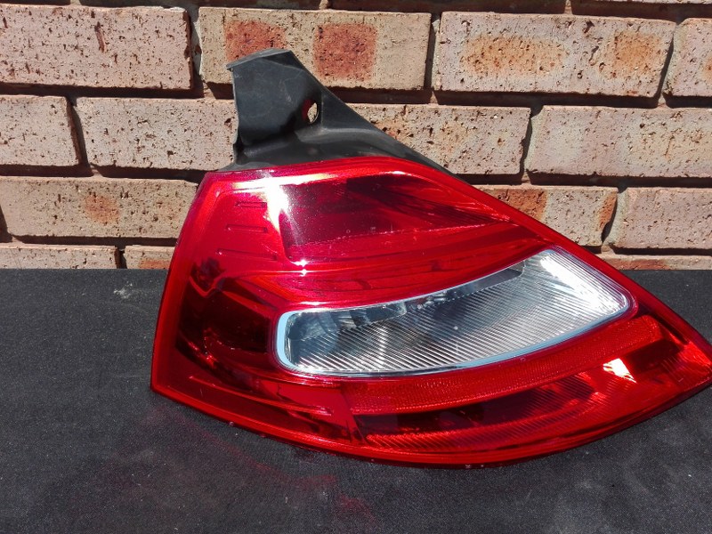 Renault Megane II Shake It Left Taillight - Private Seller