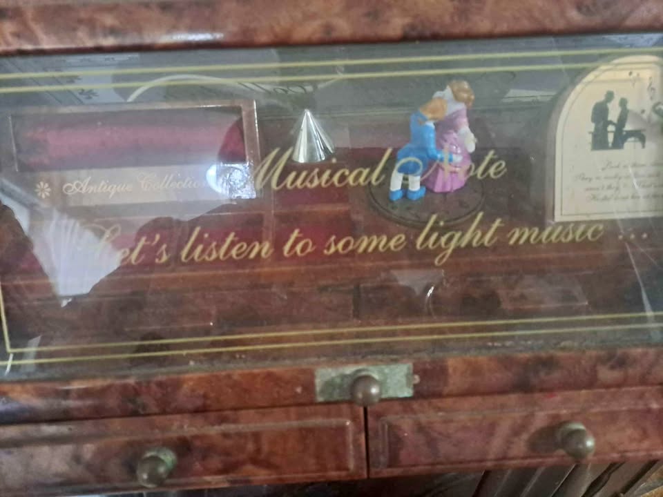 Antique Jewelry music box