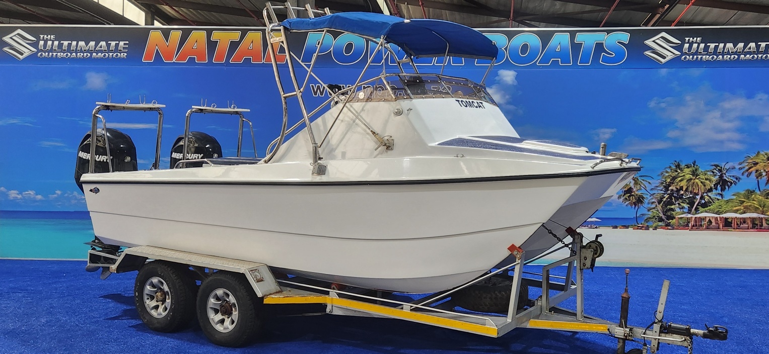 TOMCAT 19 FT ON TRAILER 2 X 115 HP MERCURY 4 STROKES