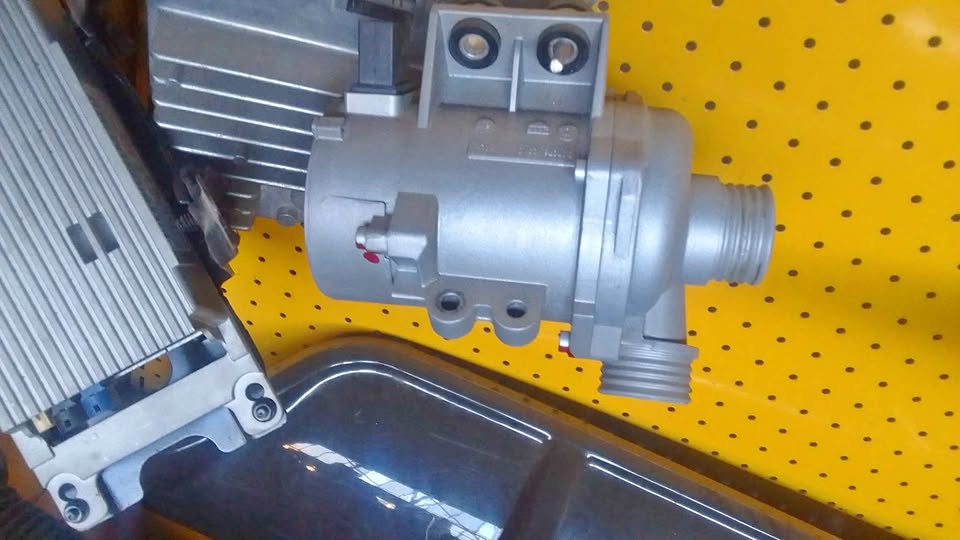 BMW F30 water pump - Private Seller