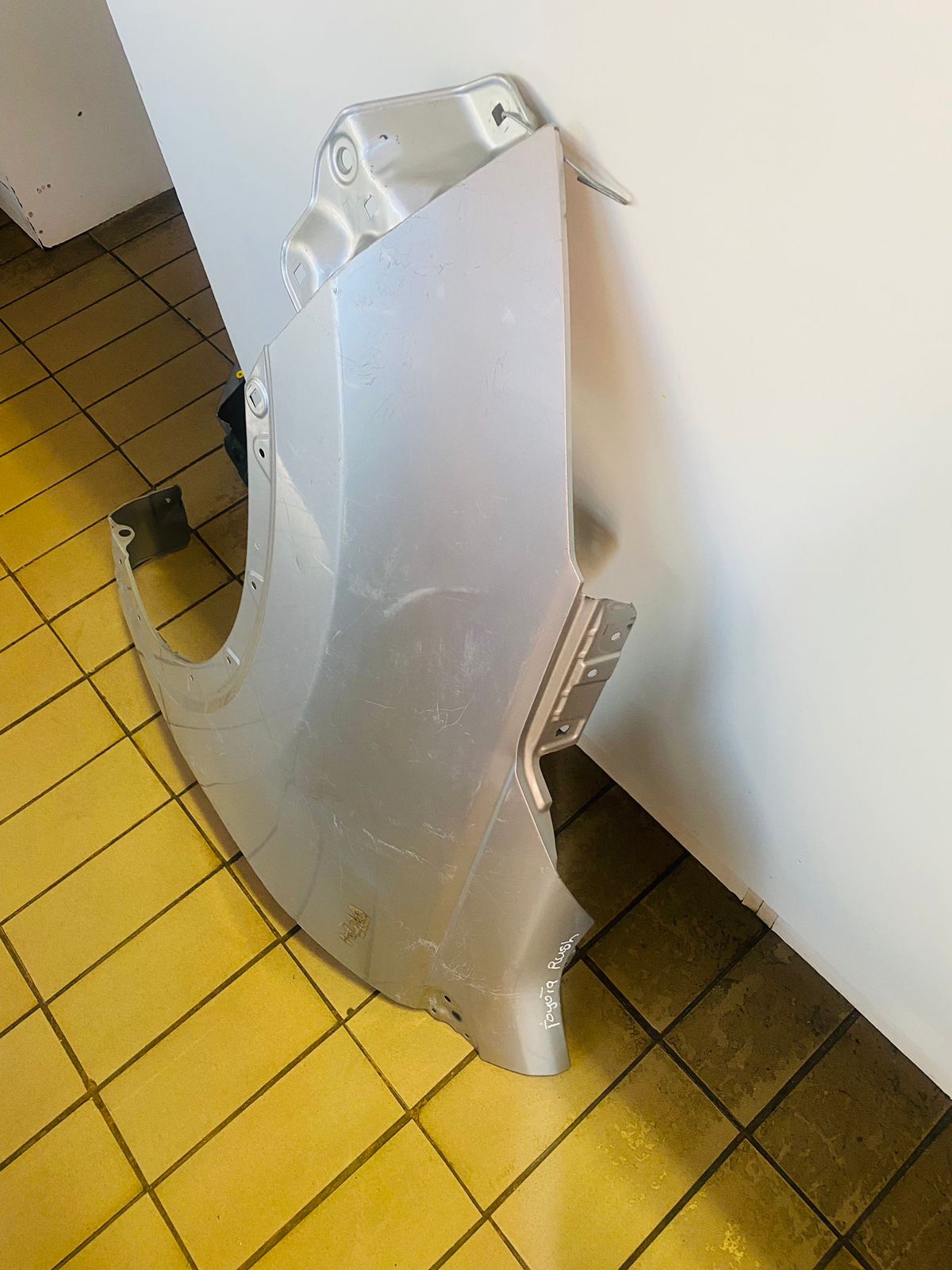 2018 TOYOTA RUSH GREY FENDER RIGHTSIDE AVAILABLE FOR SALE - Private Seller