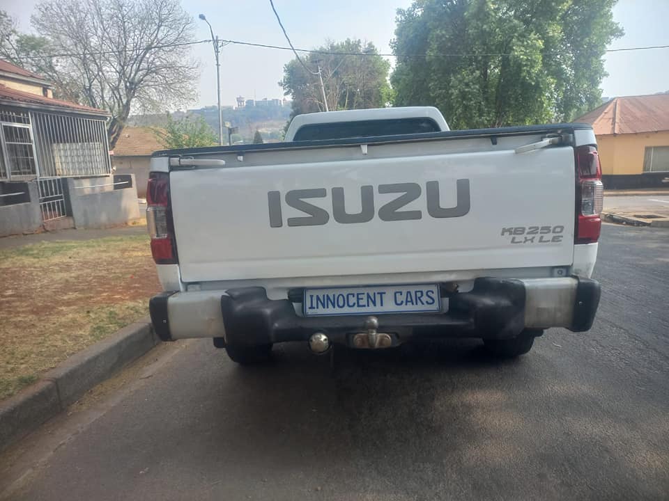 2011 ISUZU KB250 DTEC DIESEL, SINGLE CAB, MANUAL, WHITE COLOR, MILEAGE 93000KMS