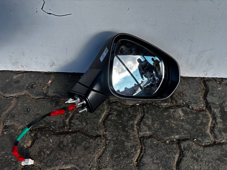 2019 Lexus RX 350 RIGHT SIDE MIRROR - Private Seller